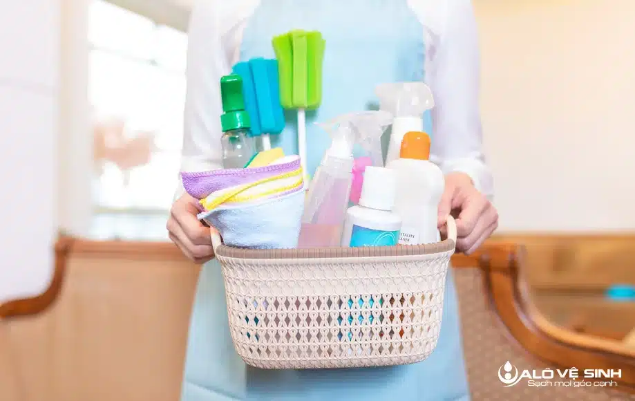 Hướng dẫn cách vệ sinh ghế xoay văn phòng đơn giản