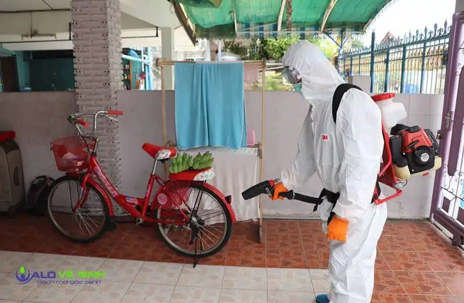 Với quy trình phun thuốc diệt khuẩn bài bản Alo Vệ Sinh tự tin xóa sạch mầm bệnh nguy hiểm xung quanh bạn