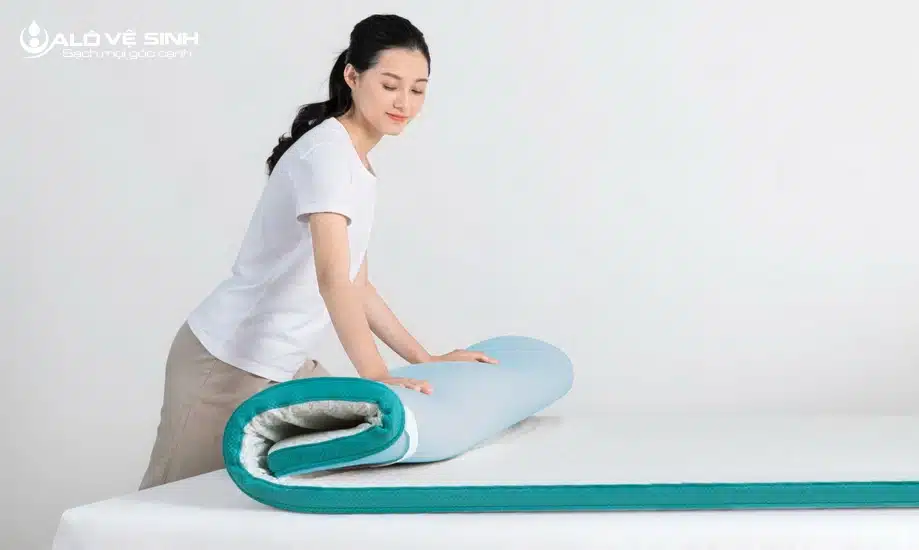 Trải lại topper sau khi vệ sinh topper sạch sẽ